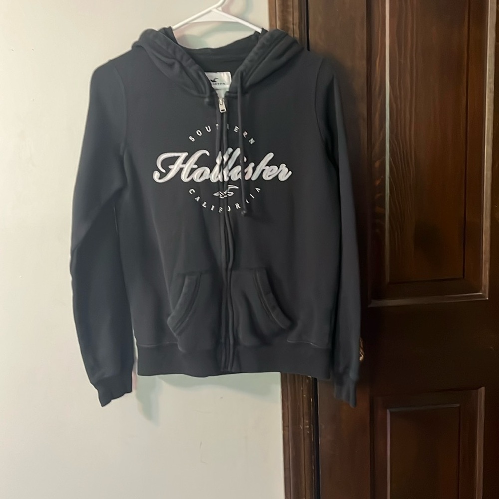 Hollister women’s black zip up hoodie